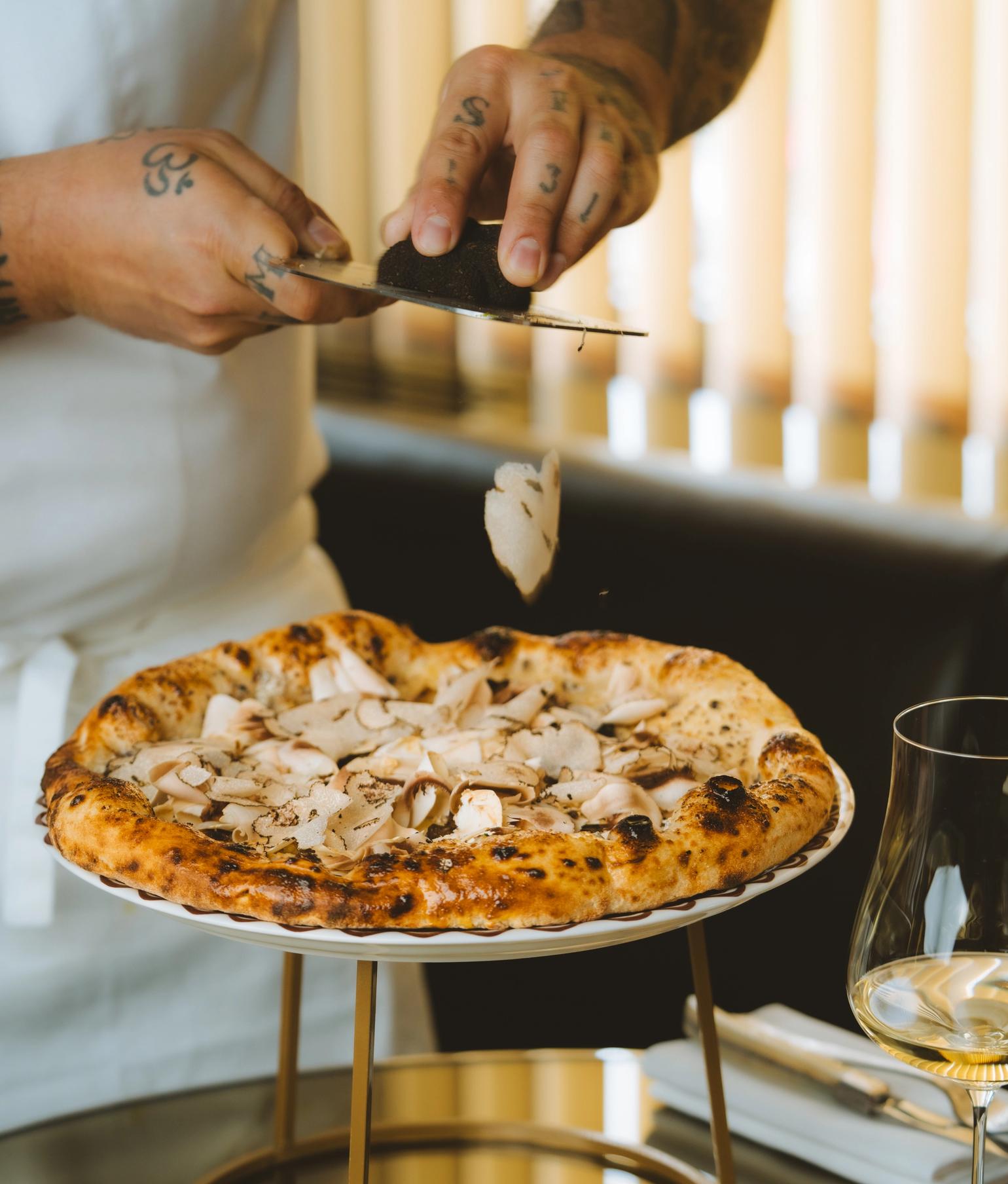 Neapolitanische Pizza bei Pamela, Pizzeria am Gendarmenmarkt